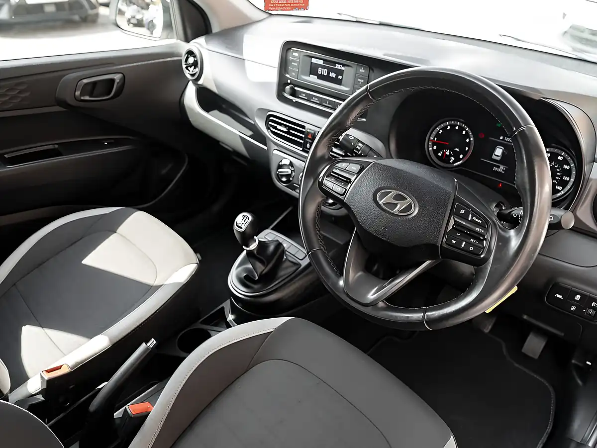 Used 2023 Hyundai I10 Se White - Interior and Exterior details 2