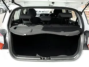 Used 2023 Hyundai I10 Se White - Interior and Exterior details 20