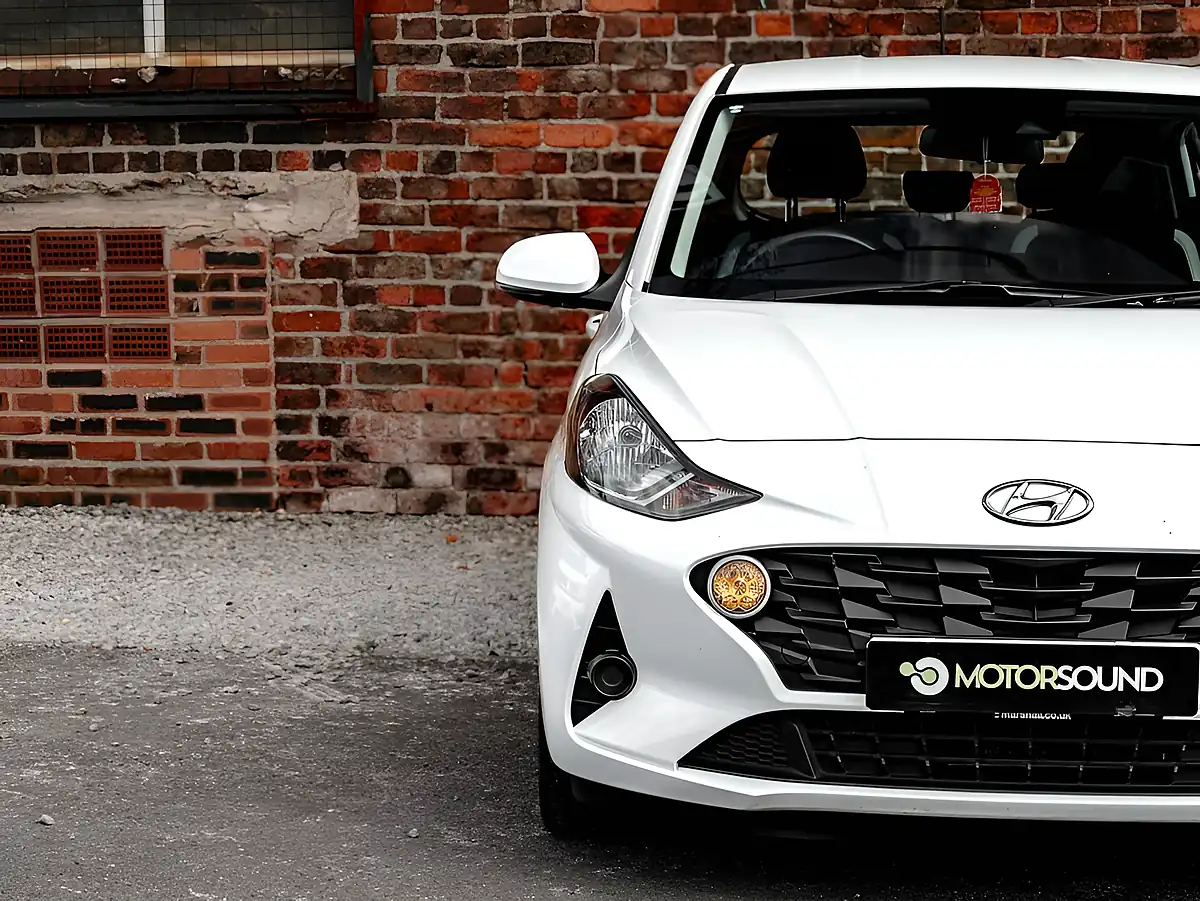 Used 2023 Hyundai I10 Se White - Interior and Exterior details 5