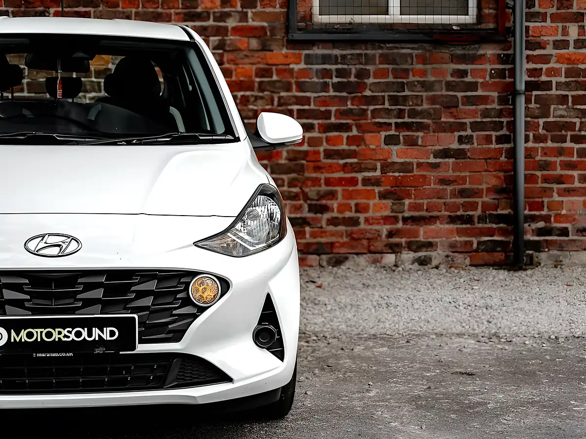 Used 2023 Hyundai I10 Se White - Interior and Exterior details 9