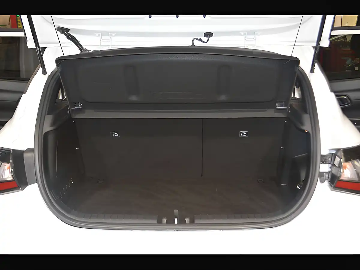 Used 2023 Hyundai i20 N Line Atlas White - Interior and Exterior details 13