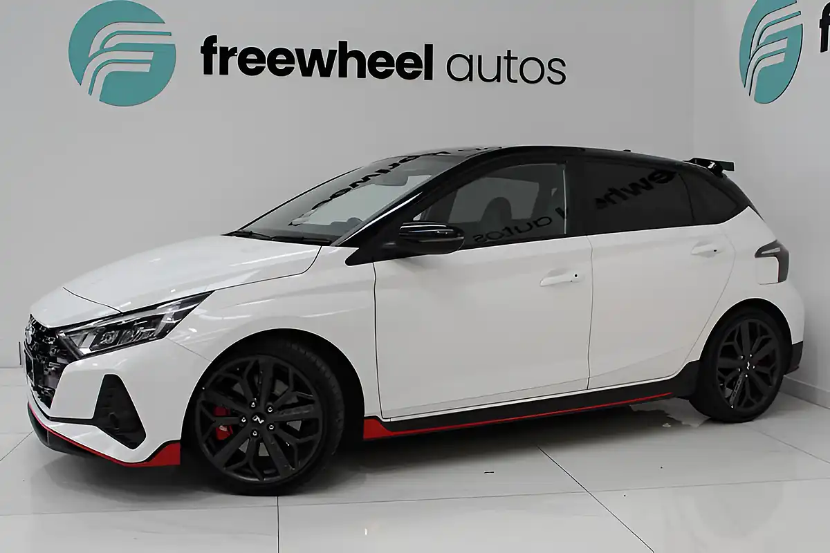 Used 2023 Hyundai i20 N White - Front View
