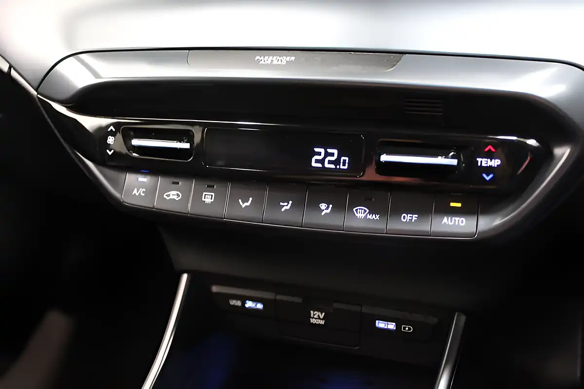 Used 2023 Hyundai i20 N White - Interior and Exterior details 17