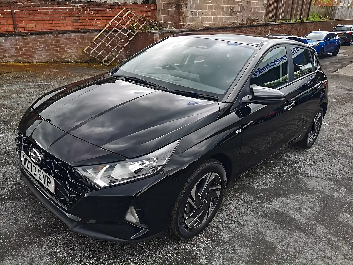 Used 2023 Hyundai I20 Se Connect Black - Interior and Exterior details 3