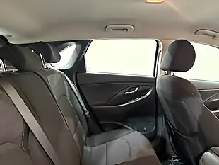 Used 2023 Hyundai I30 Se Connect White - Interior and Exterior details 12