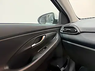 Used 2023 Hyundai I30 Se Connect White - Interior and Exterior details 18