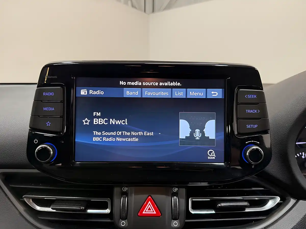 Used 2023 Hyundai I30 Se Connect White - Interior and Exterior details 19