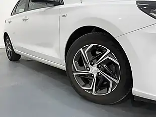Used 2023 Hyundai I30 Se Connect White - Interior and Exterior details 4