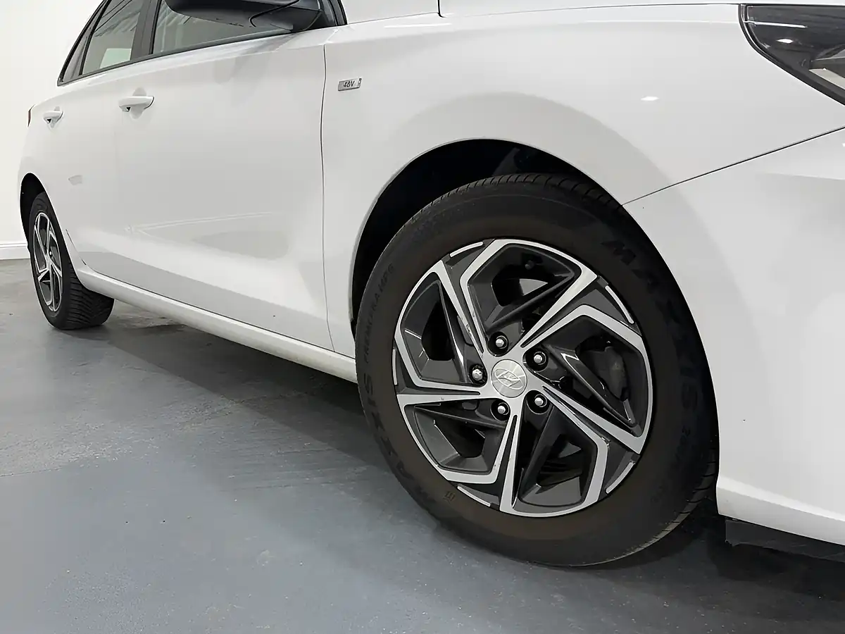 Used 2023 Hyundai I30 Se Connect White - Interior and Exterior details 4