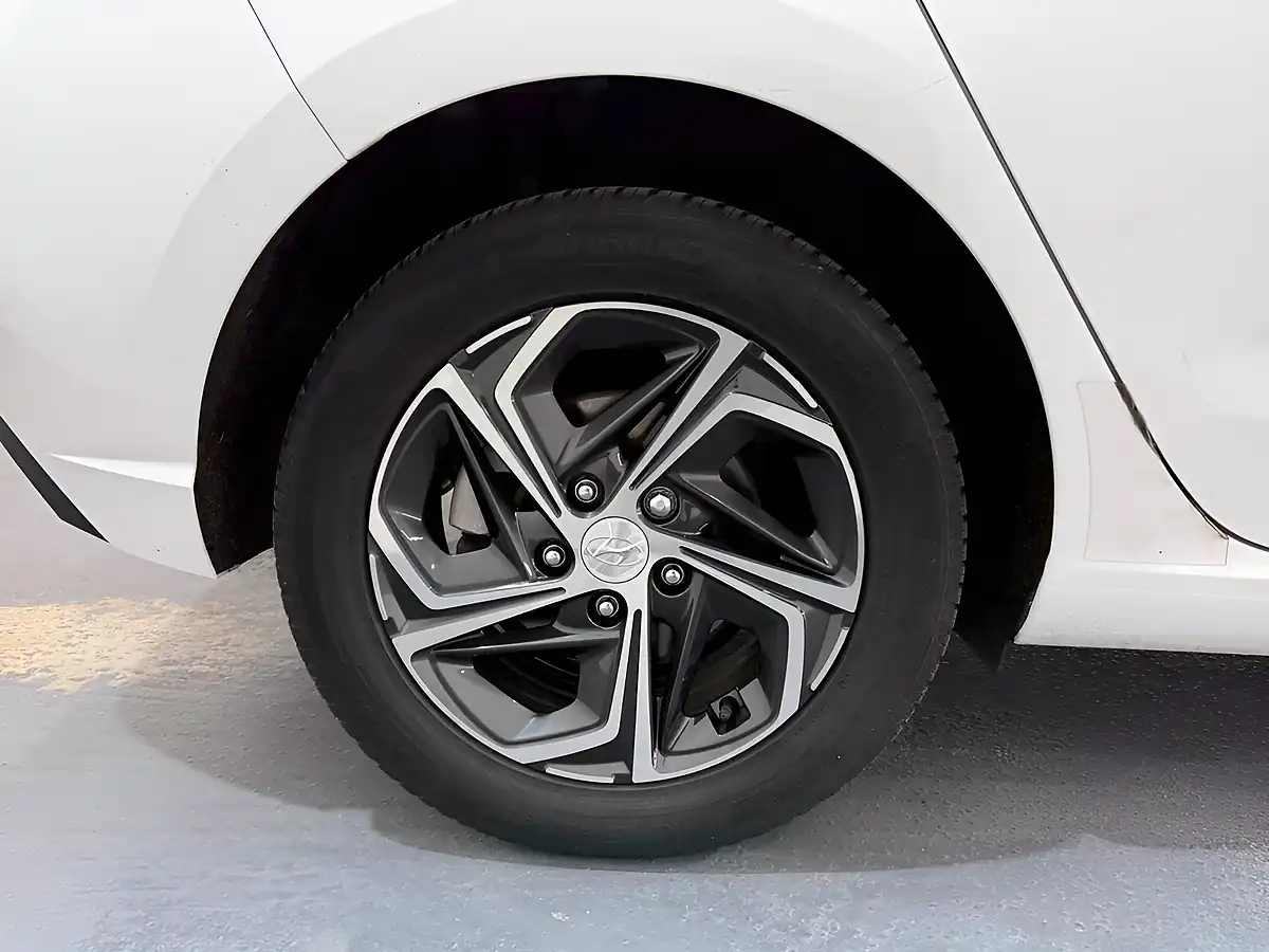 Used 2023 Hyundai I30 Se Connect White - Interior and Exterior details 5