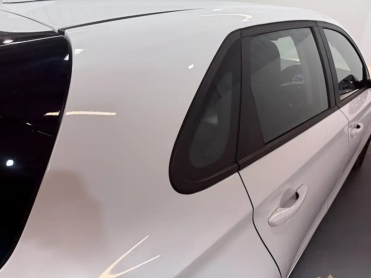 Used 2023 Hyundai I30 Se Connect White - Interior and Exterior details 7