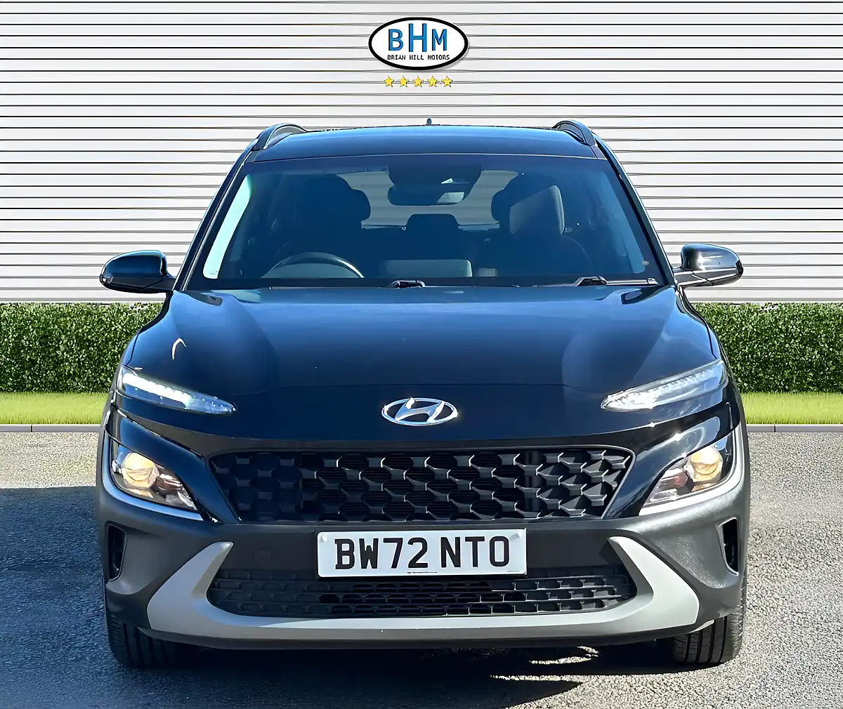 Used 2023 Hyundai Kona Se Connect Abyss Black - Interior and Exterior details 3