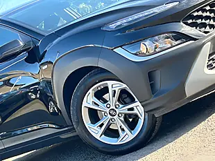 Used 2023 Hyundai Kona Se Connect Abyss Black - Interior and Exterior details 5