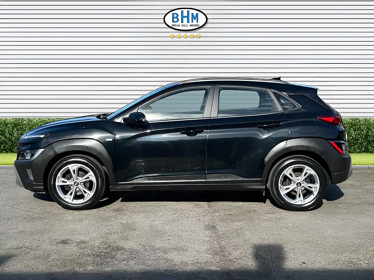 Used 2023 Hyundai Kona Se Connect Abyss Black - Interior and Exterior details 9