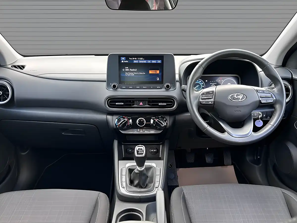 Used 2023 Hyundai Kona Se Connect Ecotronic Grey - Interior and Exterior details 9