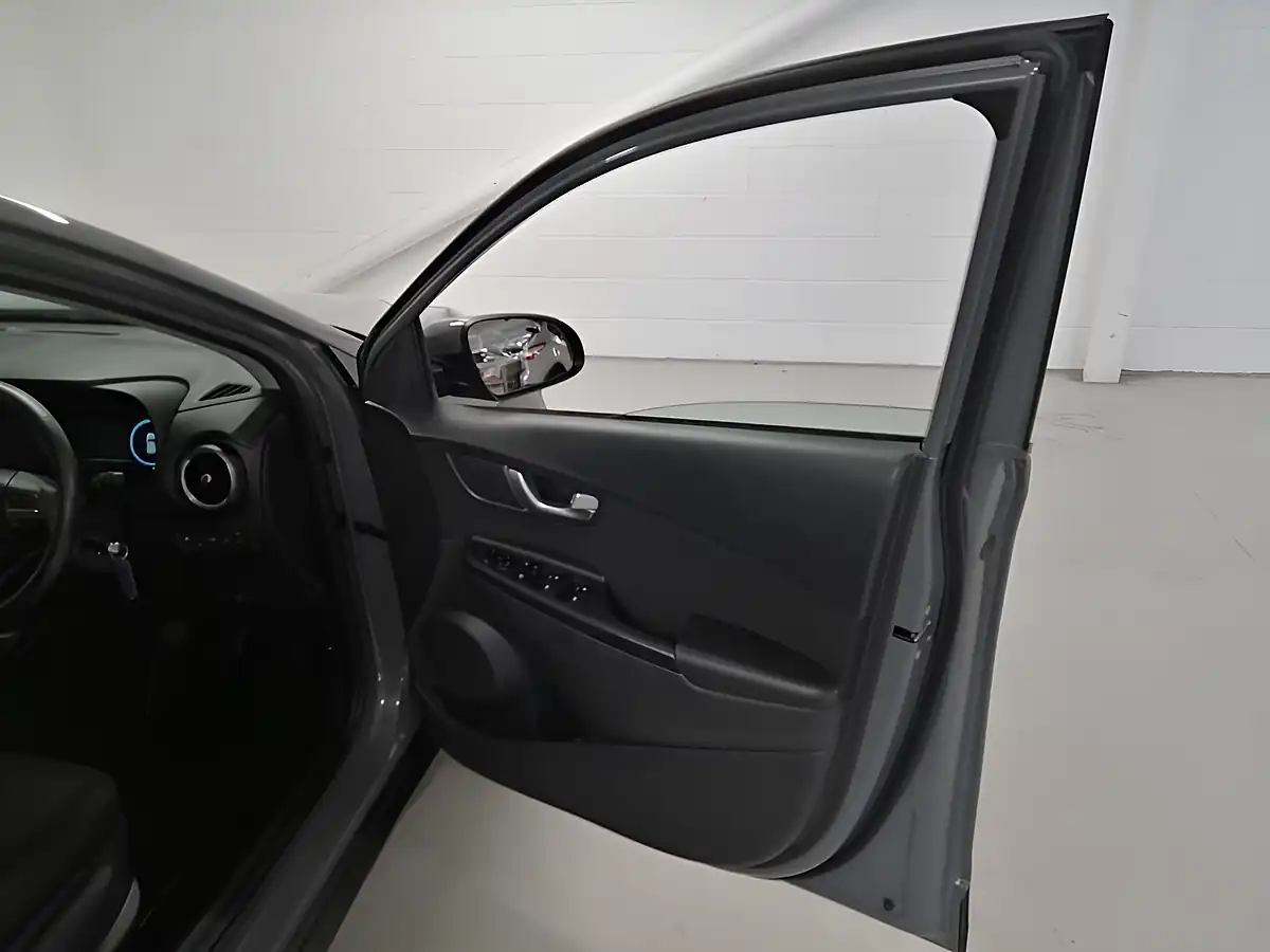Used 2023 Hyundai Kona Se Connect Galactic Grey - Interior and Exterior details 16