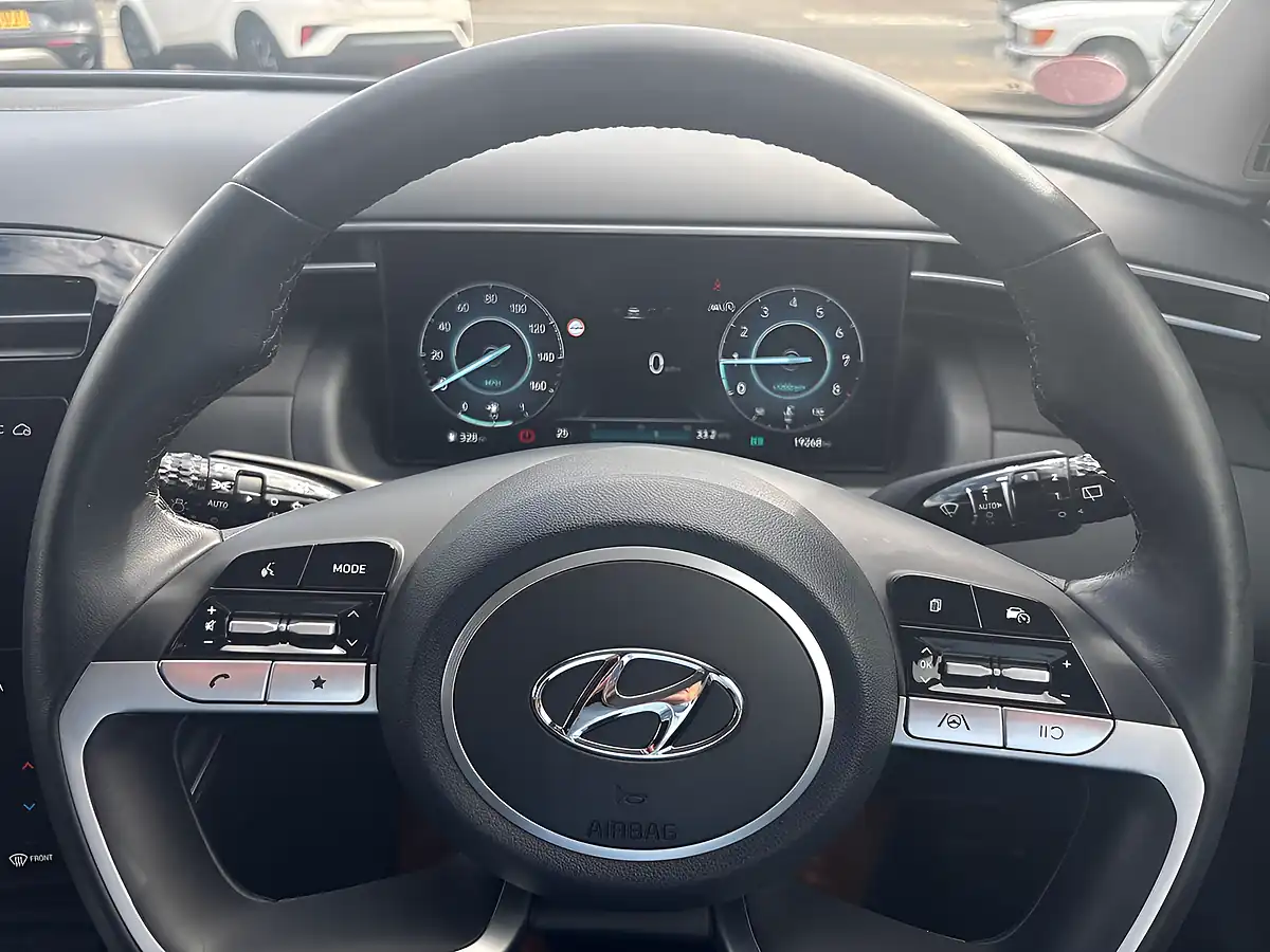 Used 2023 Hyundai Tucson Premium Bronze - Interior and Exterior details 18