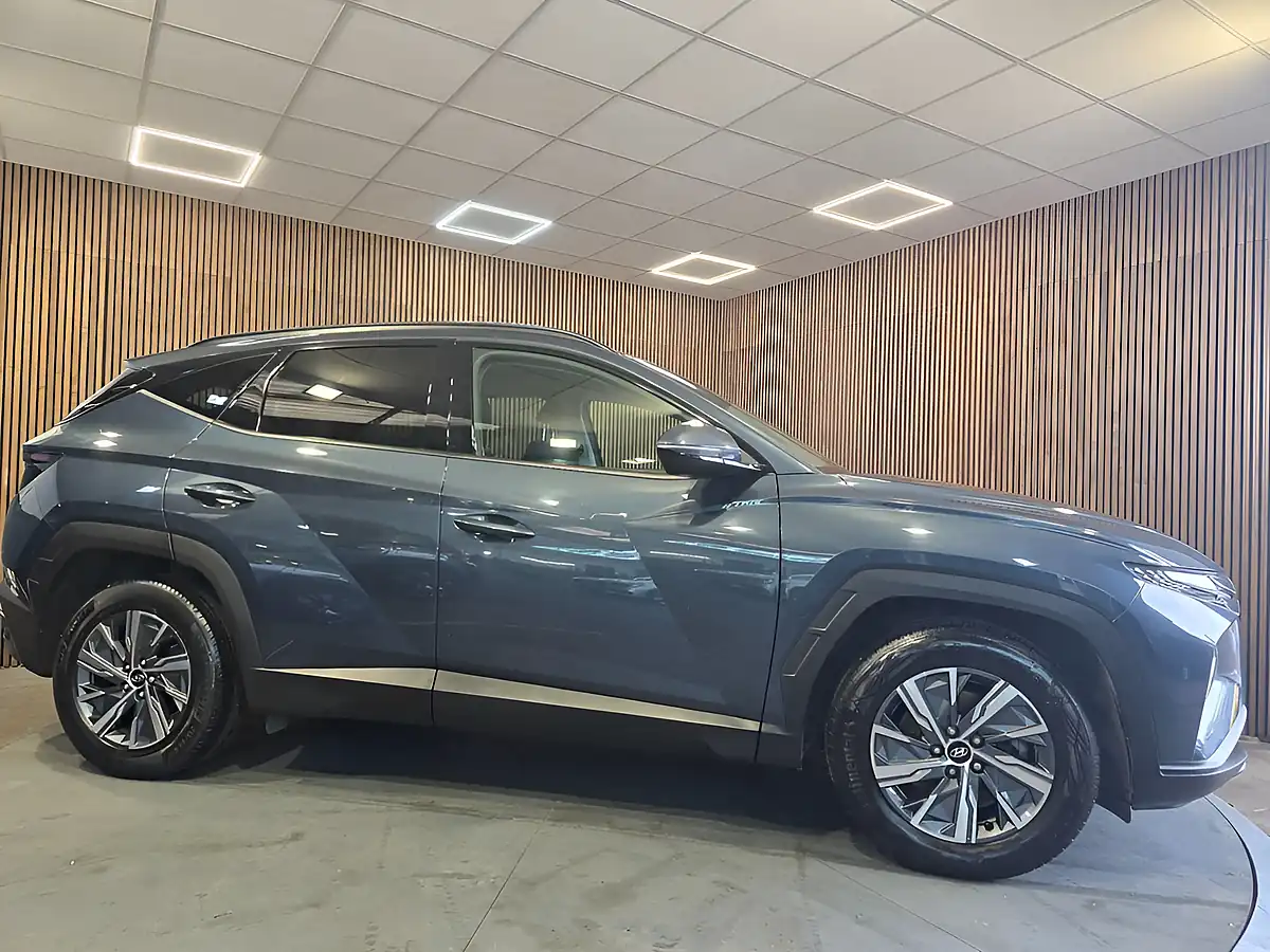 Used 2023 Hyundai Tucson Se Connect Blue - Interior and Exterior details 8