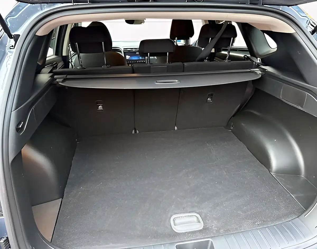 Used 2023 Hyundai Tucson Se Connect Dark Teal - Interior and Exterior details 13