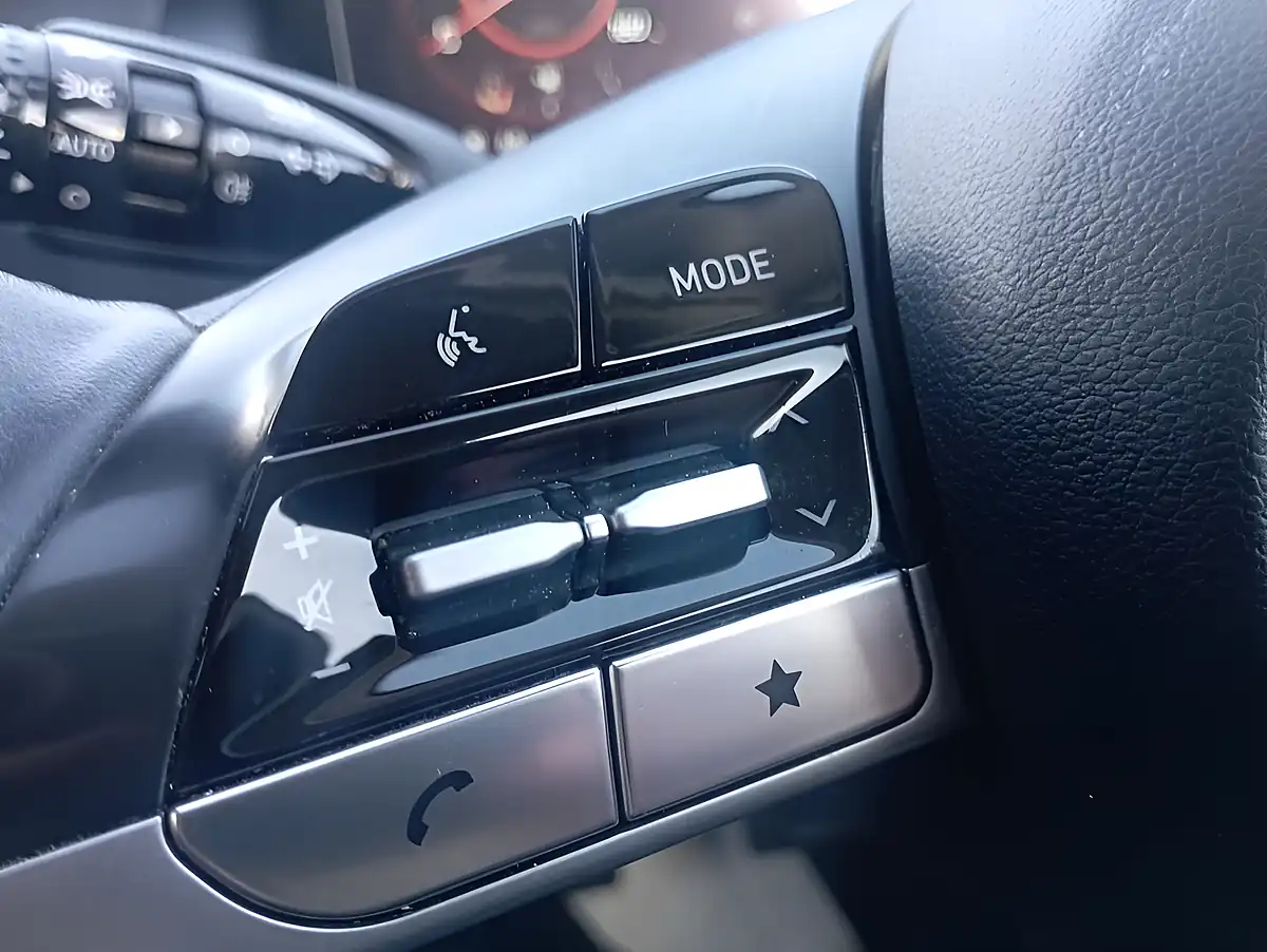 Used 2023 Hyundai Tucson Se Connect White - Interior and Exterior details 17