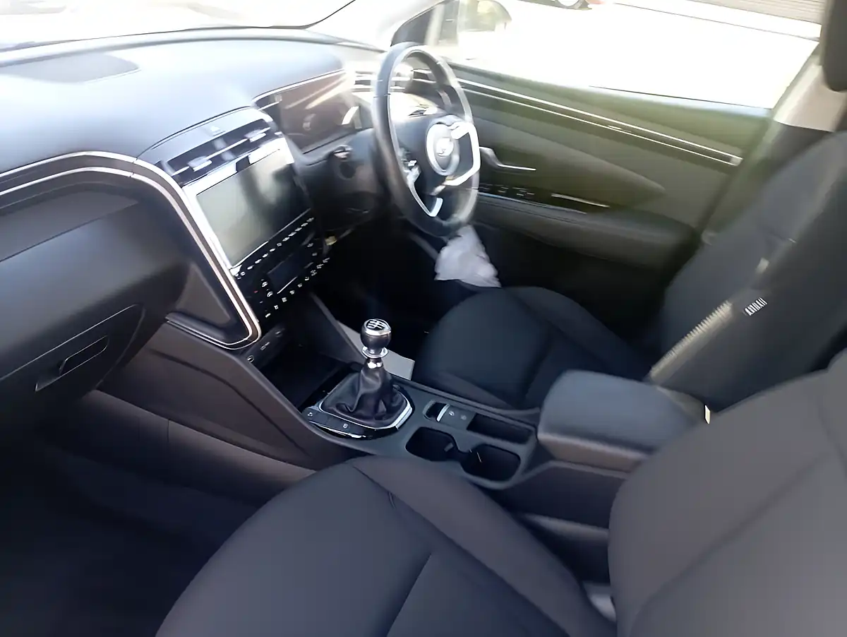 Used 2023 Hyundai Tucson Se Connect White - Interior and Exterior details 9