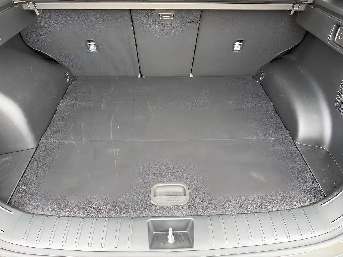 Used 2023 Hyundai Tucson Ultimate Silver - Interior and Exterior details 18