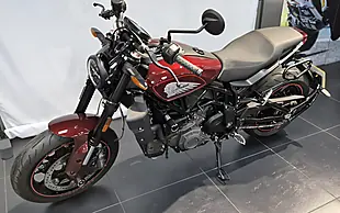 Used 2023 Indian Ftr 1200 S Maroon Metallic - Interior and Exterior details 15