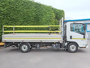 Used 2023 Isuzu Crafter N35 125S Xlwb Alloy Sided Dropside White - Interior and Exterior details 4