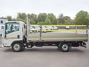 Used 2023 Isuzu Crafter N35 125S Xlwb Alloy Sided Dropside White - Interior and Exterior details 5