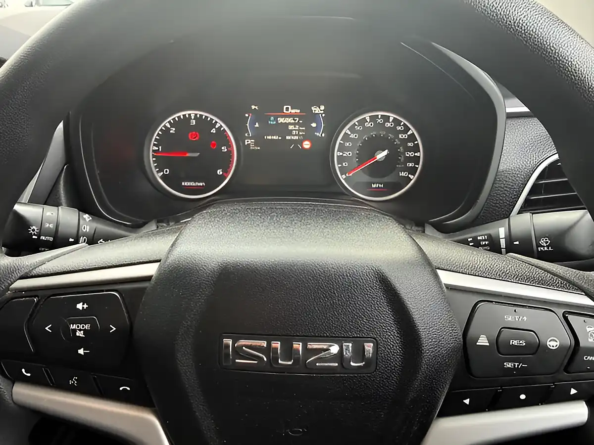 Used 2023 Isuzu D-Max DL20 Black - Interior and Exterior details 15