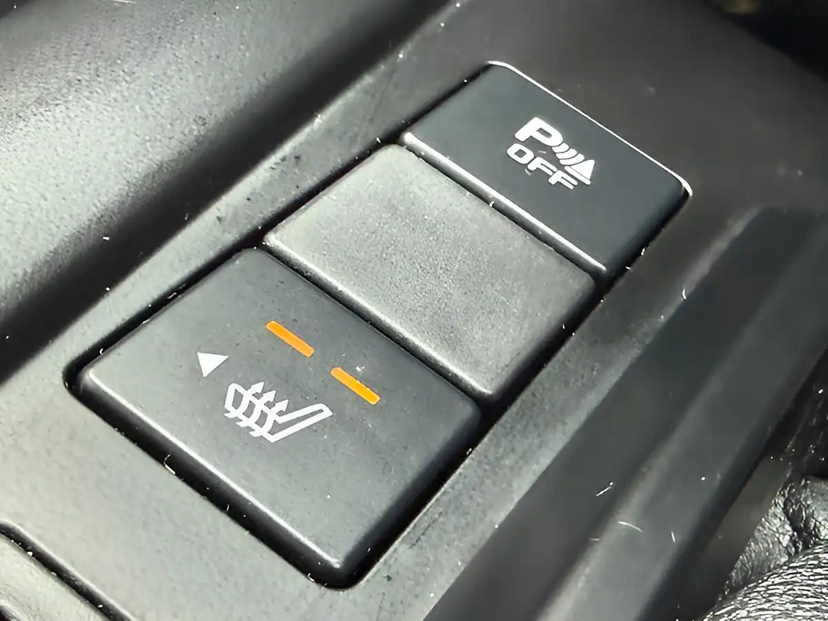 Used 2023 Isuzu D-Max DL20 Black - Interior and Exterior details 16