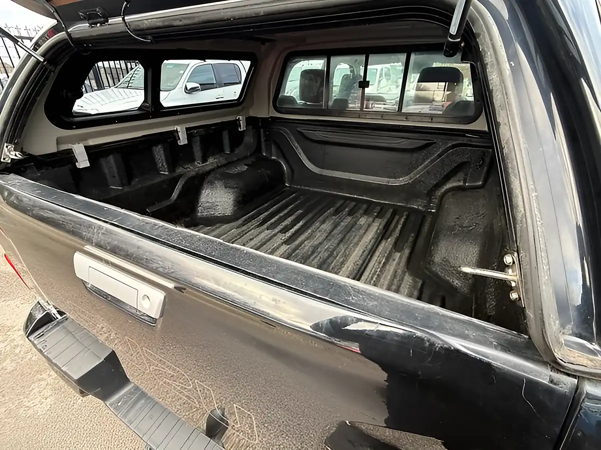 Used 2023 Isuzu D-Max DL20 Black - Interior and Exterior details 9