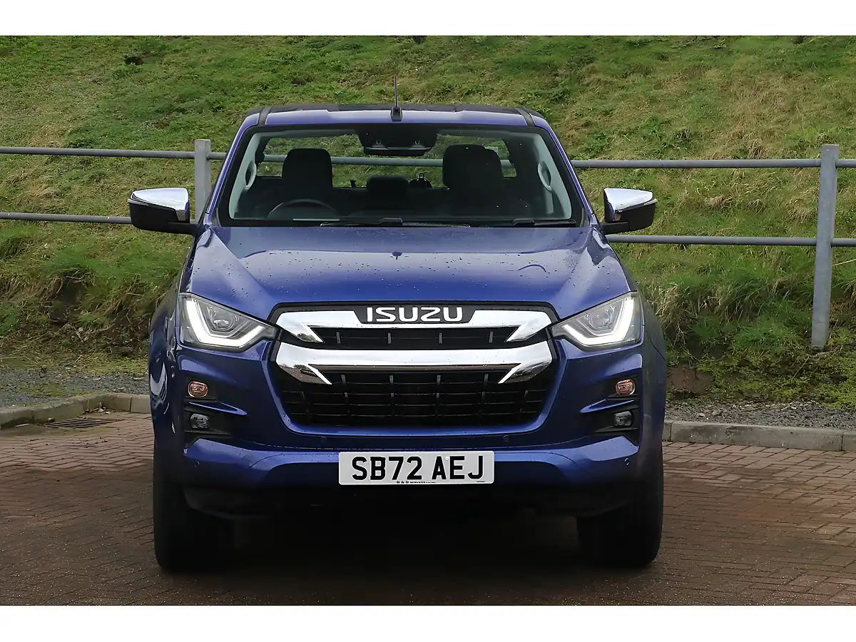 Used 2023 Isuzu D-Max DL40 Sapphire Blue - Interior and Exterior details 2