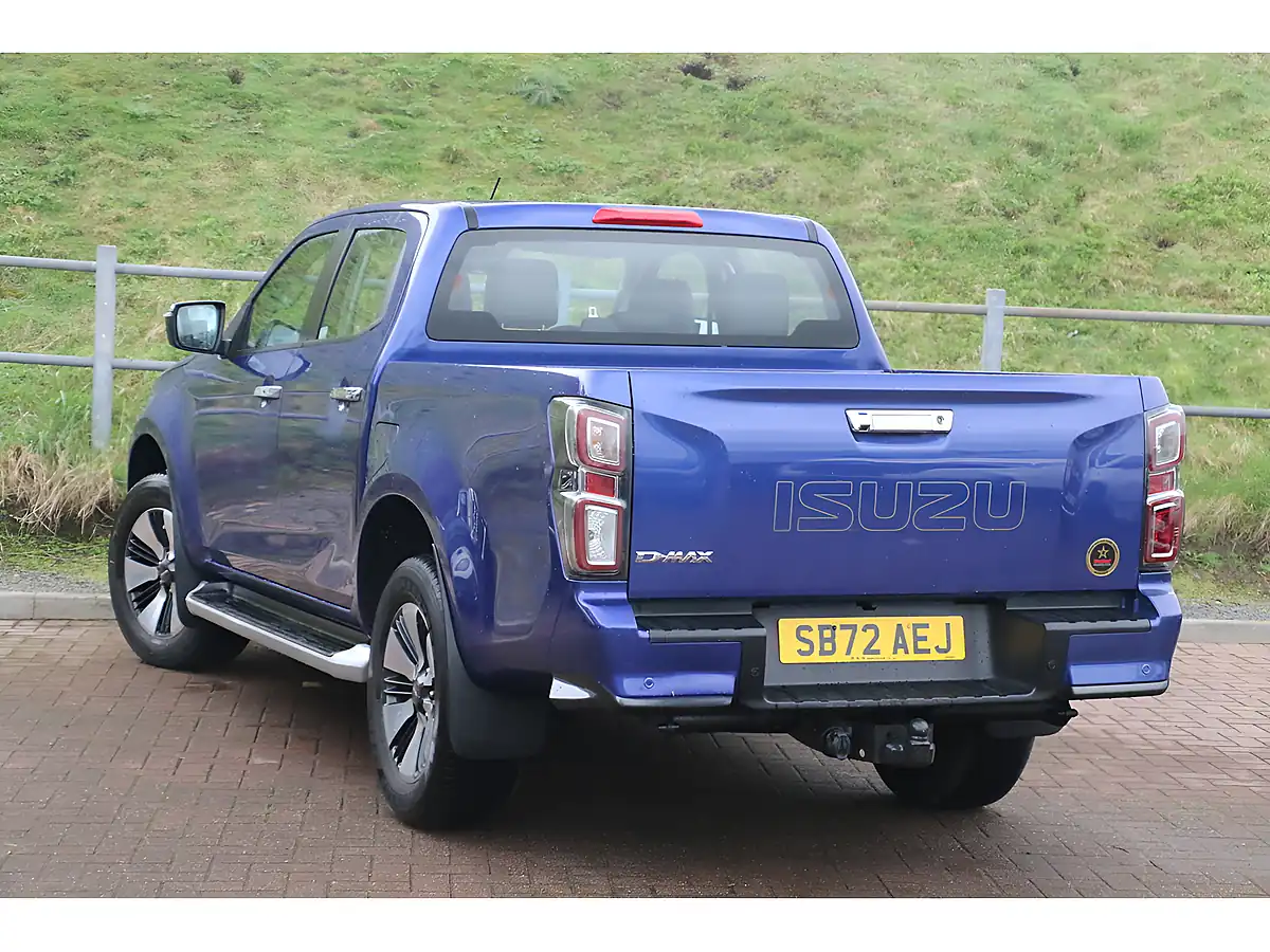 Used 2023 Isuzu D-Max DL40 Sapphire Blue - Interior and Exterior details 5