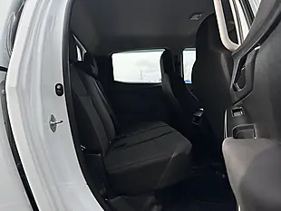 Used 2023 Isuzu D-Max Utility Double Cab White - Interior and Exterior details 12