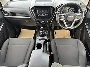 Used 2023 Isuzu D-Max Utility Double Cab White - Interior and Exterior details 13
