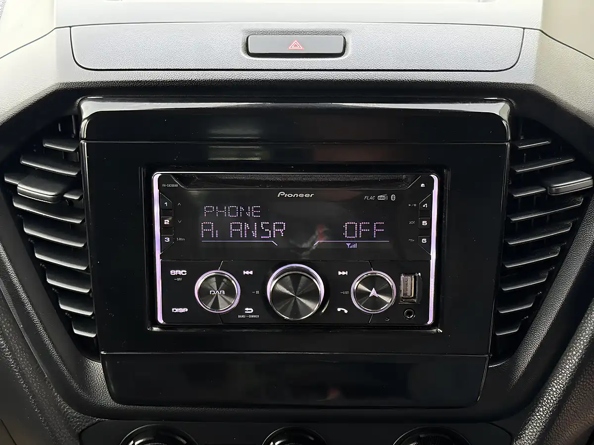 Used 2023 Isuzu D-Max Utility Double Cab White - Interior and Exterior details 16