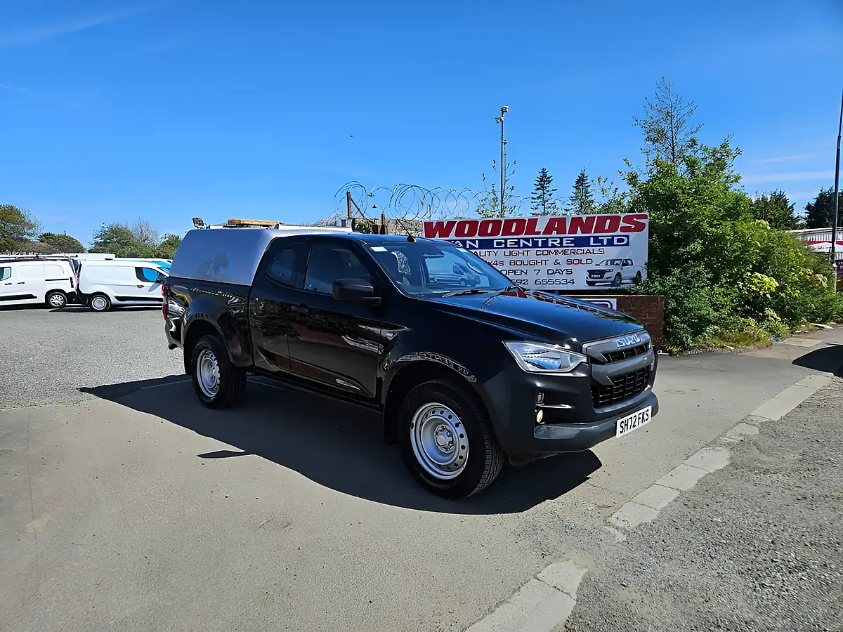 Used 2023 Isuzu D-Max Utility King Cab Black - Front View