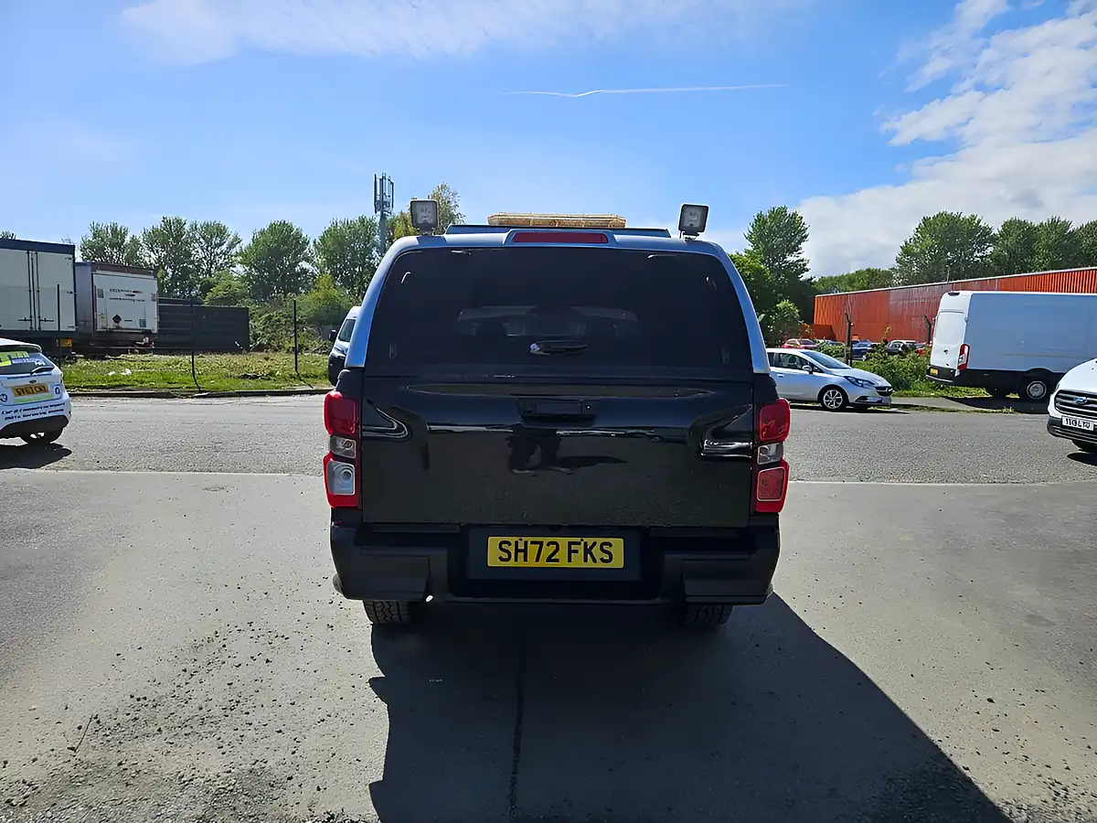Used 2023 Isuzu D-Max Utility King Cab Black - Interior and Exterior details 7