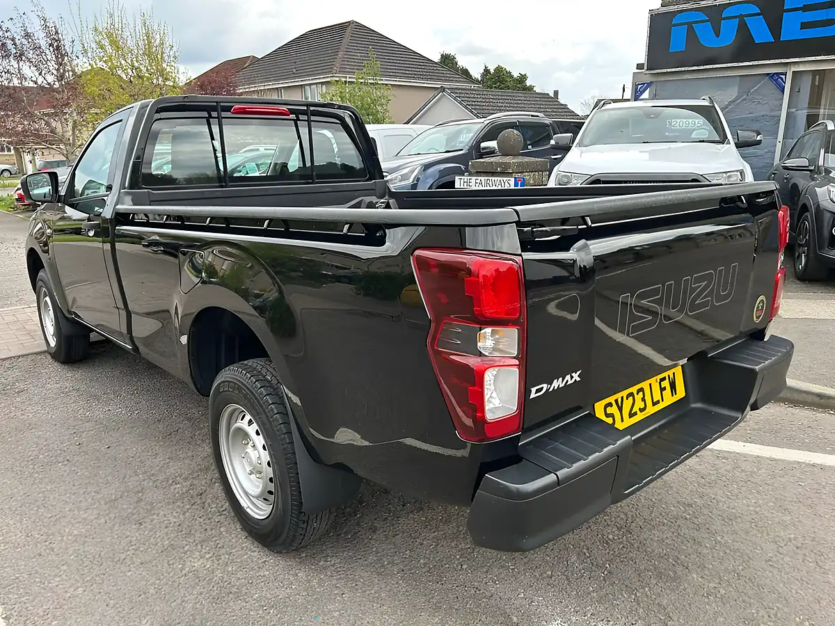 Used 2023 Isuzu D-Max Utility Pickup Black - Interior and Exterior details 3