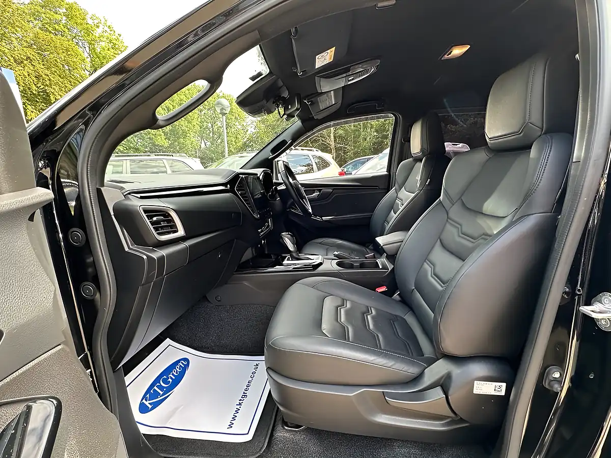 Used 2023 Isuzu D-Max V-Cross Black - Interior and Exterior details 10