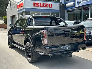 Used 2023 Isuzu D-Max V-Cross Black - Interior and Exterior details 16