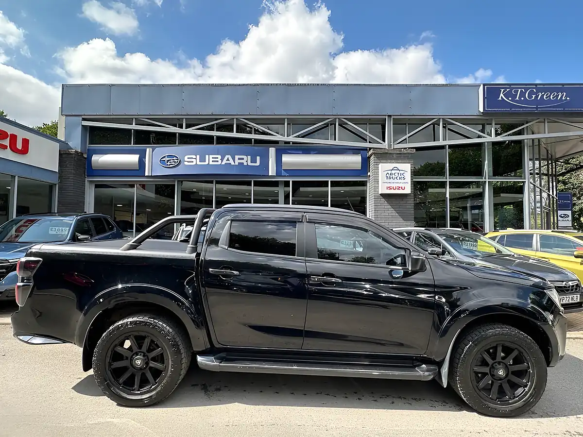 Used 2023 Isuzu D-Max V-Cross Black - Interior and Exterior details 5