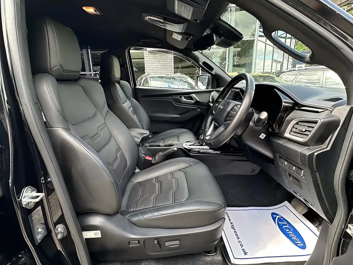 Used 2023 Isuzu D-Max V-Cross Black - Interior and Exterior details 7