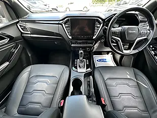 Used 2023 Isuzu D-Max V-Cross Black - Interior and Exterior details 9