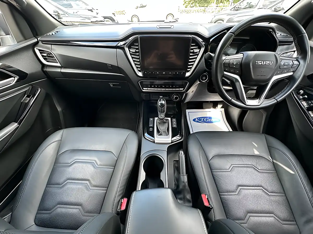 Used 2023 Isuzu D-Max V-Cross Black - Interior and Exterior details 9