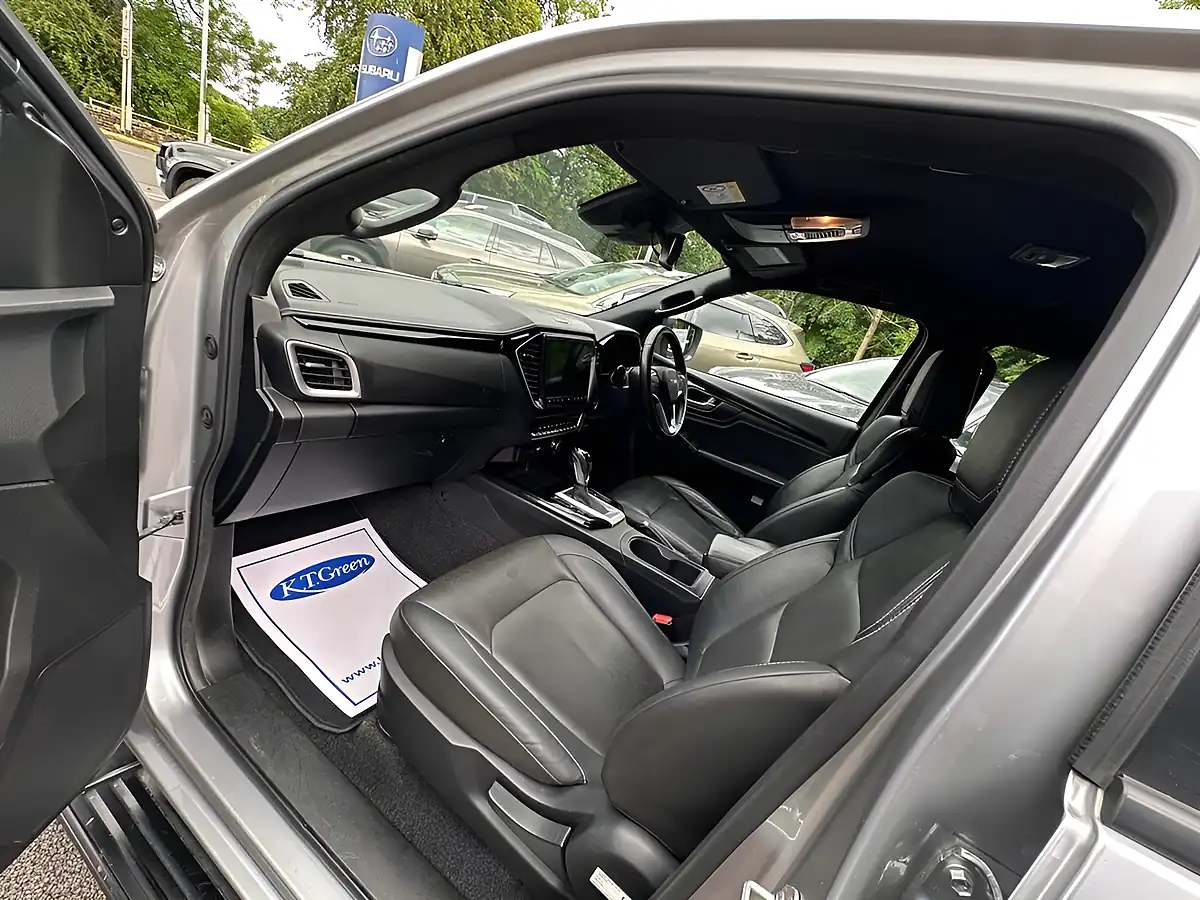 Used 2023 Isuzu D-Max V-Cross Silver - Interior and Exterior details 10