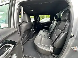Used 2023 Isuzu D-Max V-Cross Silver - Interior and Exterior details 12