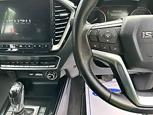 Used 2023 Isuzu D-Max V-Cross Silver - Interior and Exterior details 15