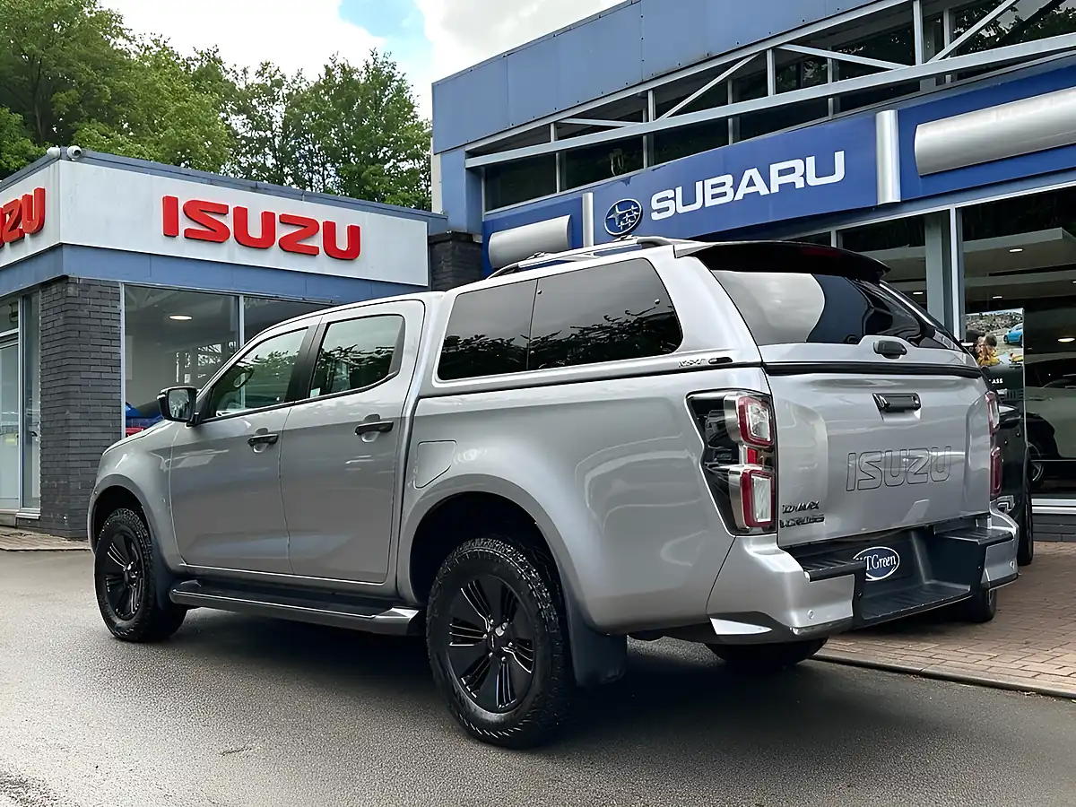 Used 2023 Isuzu D-Max V-Cross Silver - Interior and Exterior details 3